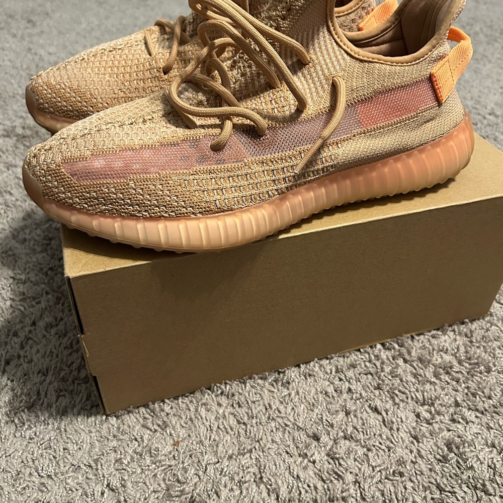 Adidas Yeezy Boost 350 V2 Clay - Picture 2 of 6